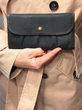 MZ Wallace Quiet Luxury Nylon Leather Wallet Black Snap Zip Organizer GUC